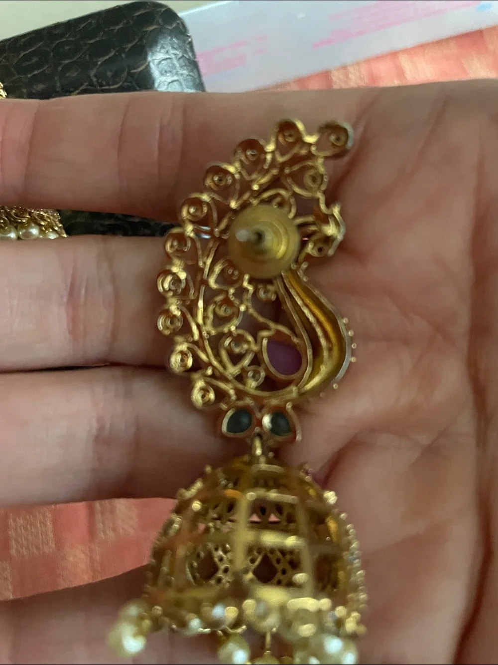 N/A elegant gold